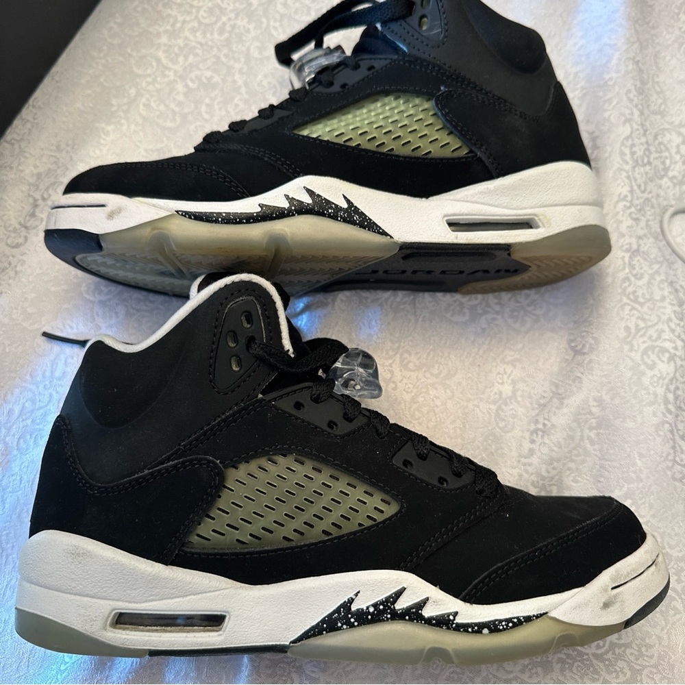 Air Jordan 5 retro OREO GS SIZE 5 **MINT CONDITION**